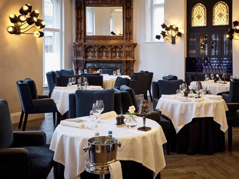 ホテル オッドフェローズ オン ザ パーク チードル エクステリア 写真 The interior of the restaurant
