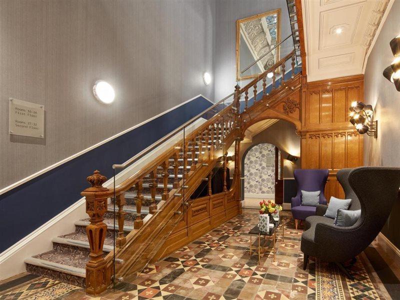 ホテル オッドフェローズ オン ザ パーク チードル エクステリア 写真 The staircase