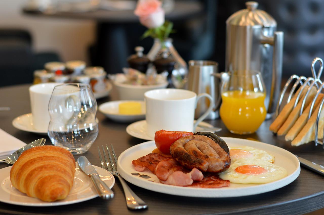 ホテル オッドフェローズ オン ザ パーク チードル エクステリア 写真 English breakfast