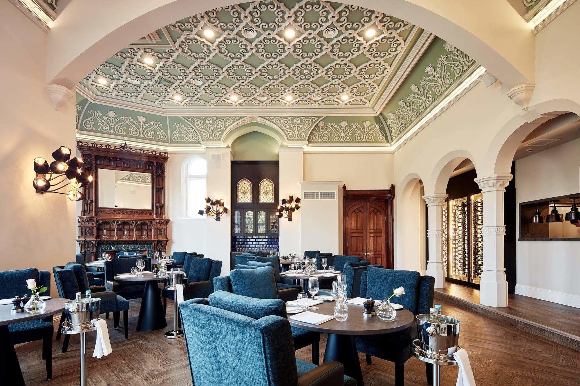 ホテル オッドフェローズ オン ザ パーク チードル エクステリア 写真 The restaurant's interior